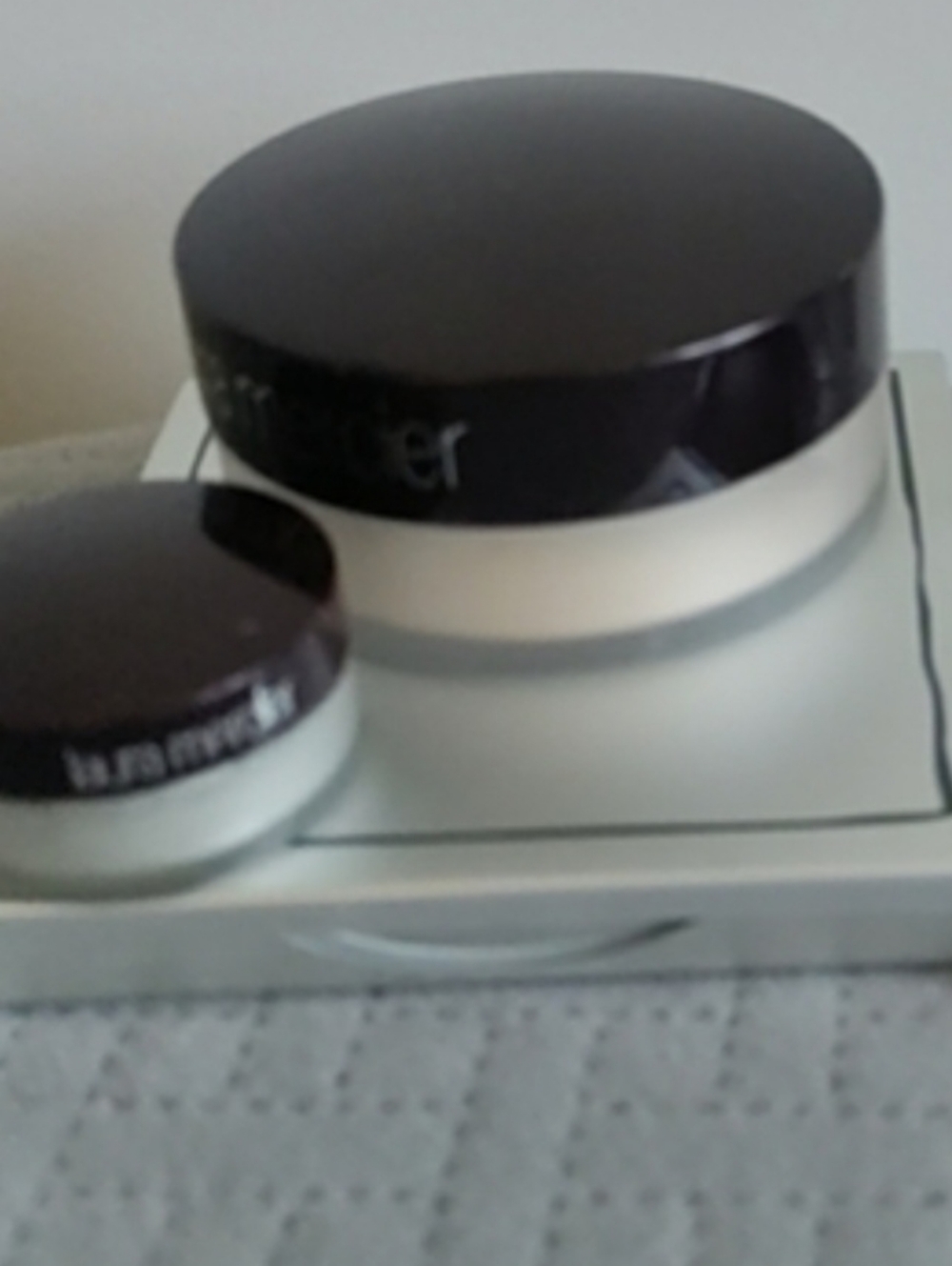 Laura Mercier Mineral Illuminating Powder and Eyeshadow (Loose)
